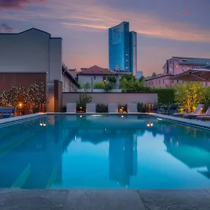 crowne-plaza-milan-city.it-lombardy.com/